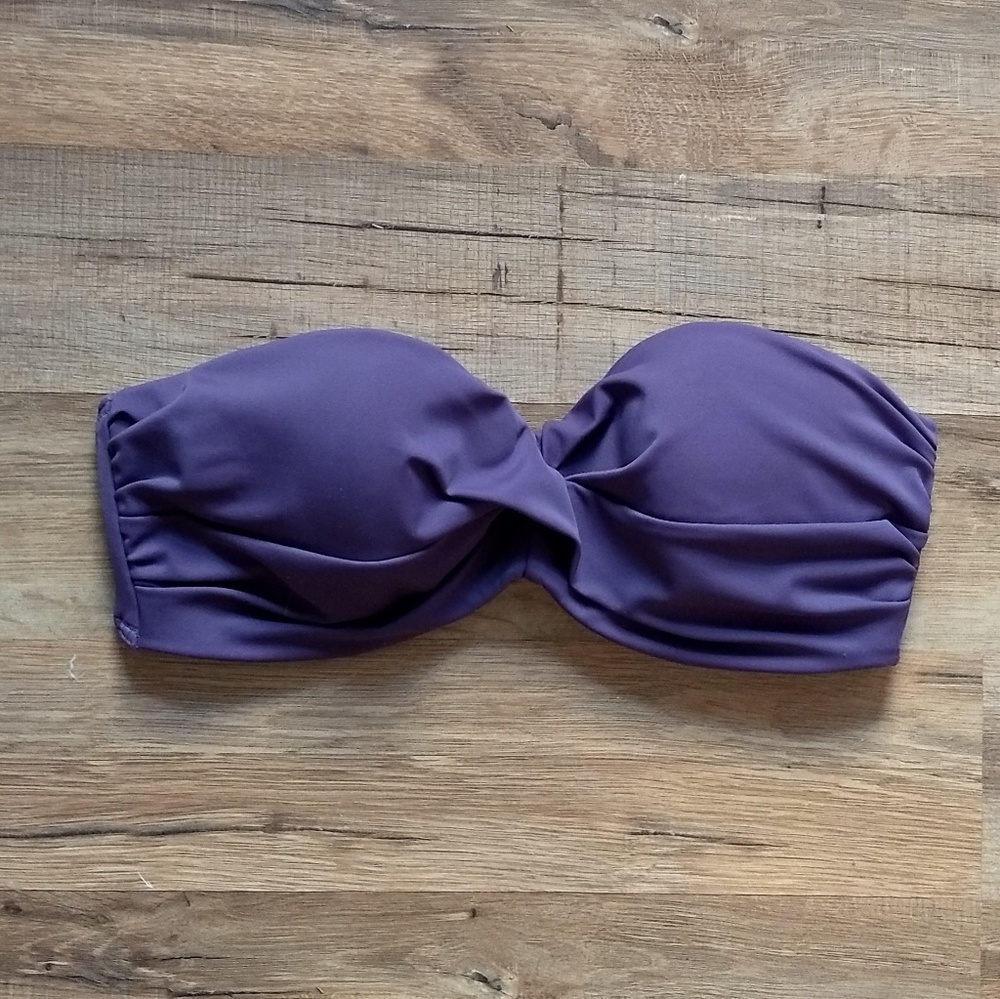 Victoria's Secret Bikini Top Size 32D NWOT